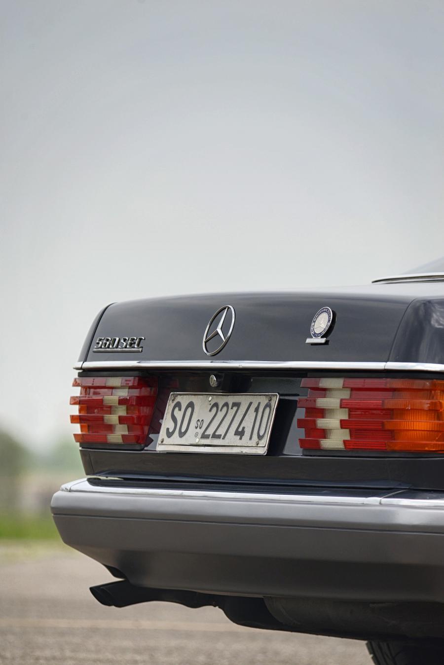 Детали экстерьера Mercedes-Benz 560 SEC (C126) 1985 года  (фото 31 из 35)